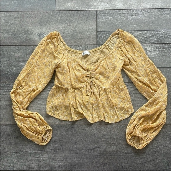 Hollister Size Small Yellow Floral Bohemian Style Top. - Picture 3 of 8